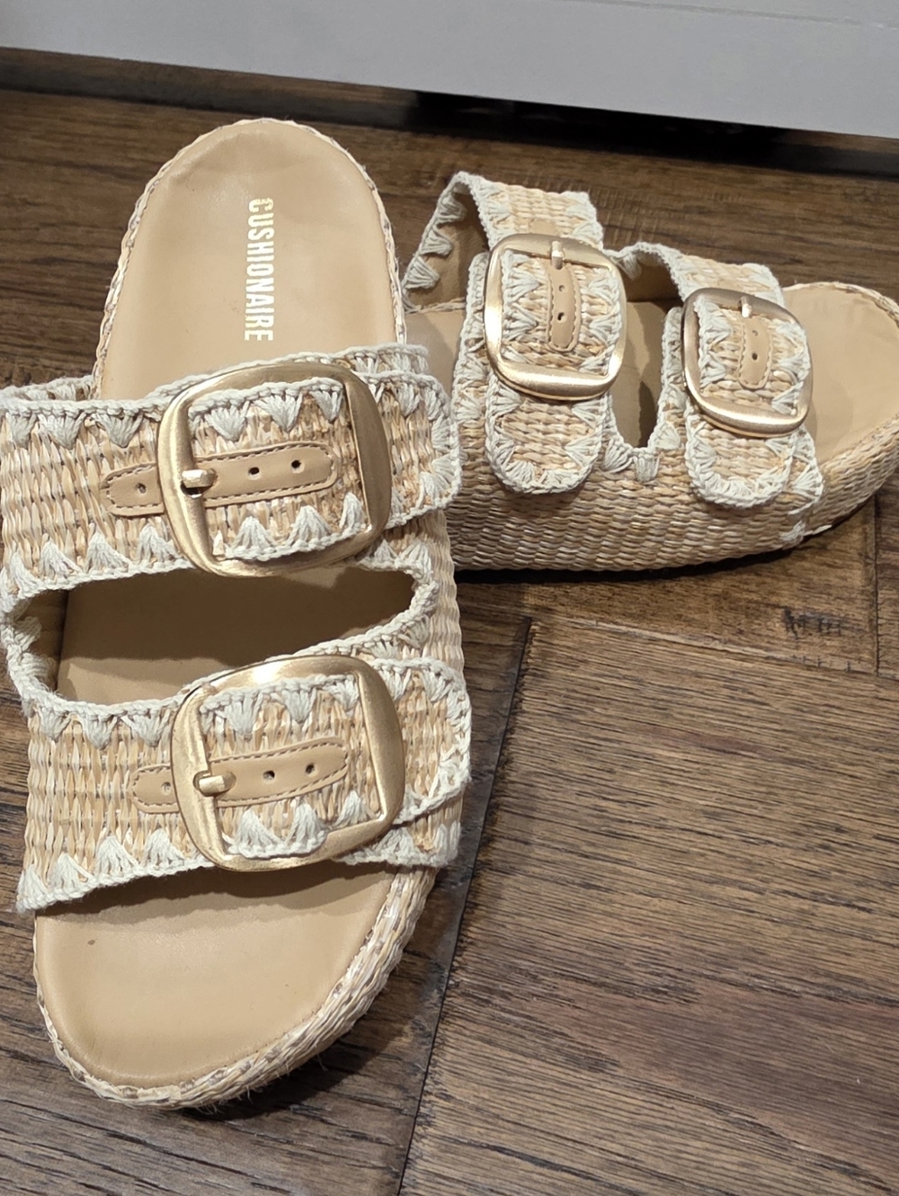 NWOT Cushionaire Woven Double-Buckle Slide Sandals - Natural Straw